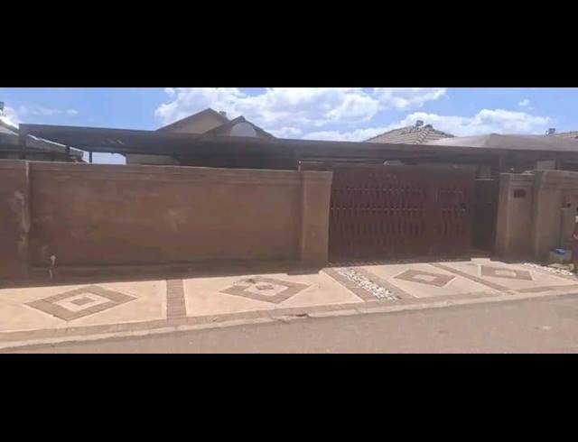 3 BEDROOM HOUSE FOR SALE IN SOSHANGUVE VV